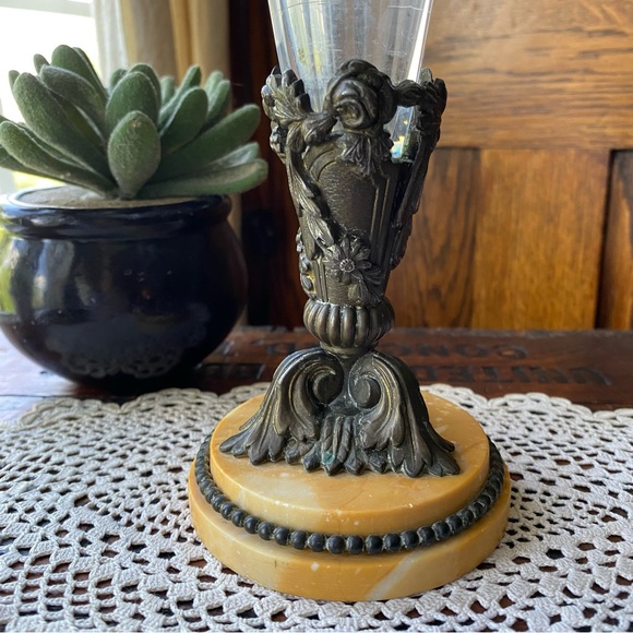 Vintage Victorian Crystal Flower Vase - Picture 3 of 7